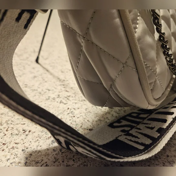 NWT Steve Madden 2 Pc Grey Quilted Convertable Crossbody Women's Bag - Picture 6 of 12